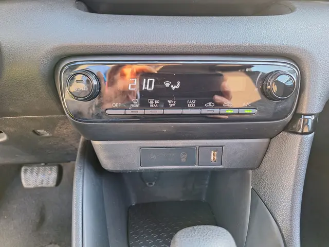 Mazda 2 Hybrid 1.5 CLIMA 2023 Hybride Benzine 21