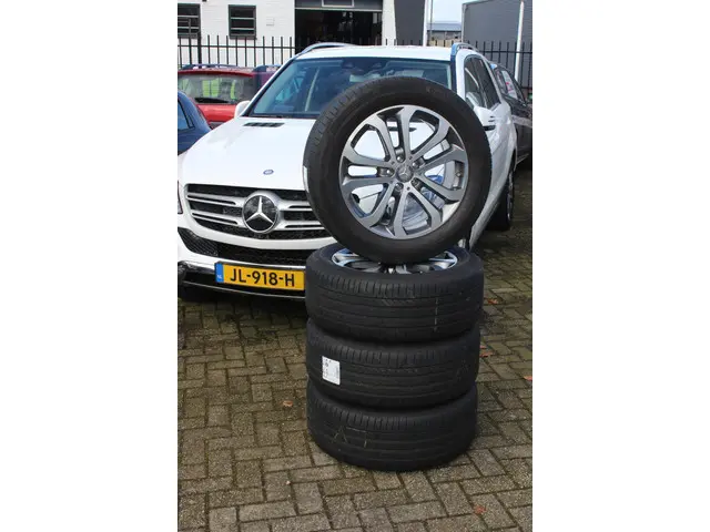 Mercedes-Benz GLE 500 e 4MATIC 2016 Hybride Benzine 24