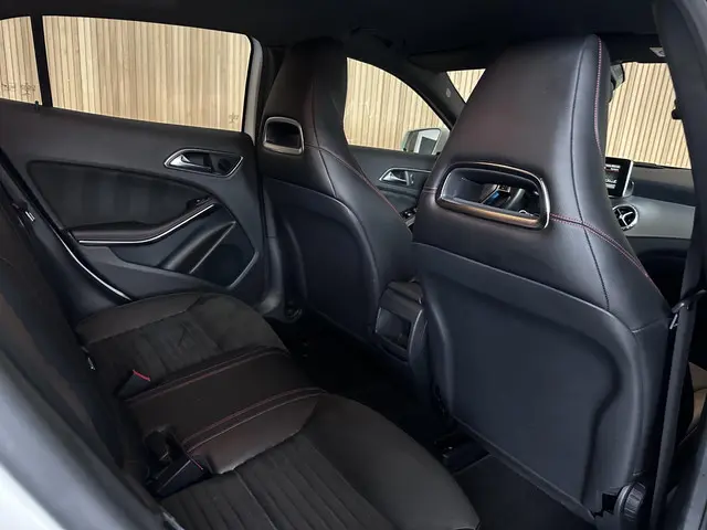 Mercedes-Benz GLA 200 AMG 2015 Benzine 18