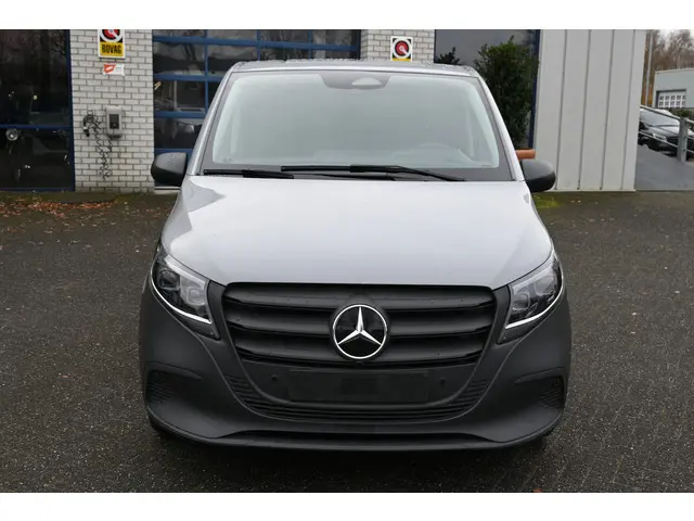 Mercedes-Benz Vito 2