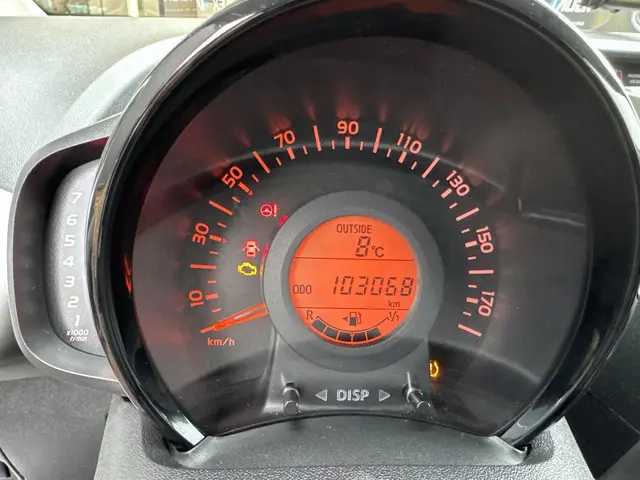 Toyota Aygo 1.0 VVT-i x-nav 2018 Benzine 9