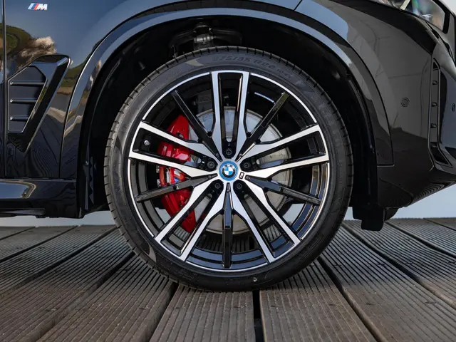 BMW X5 xDrive50e 2025 Hybride Benzine 6