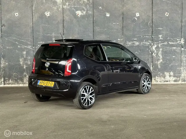 Volkswagen up! 1.0 groove up! BlueMotion 2014 Benzine 4