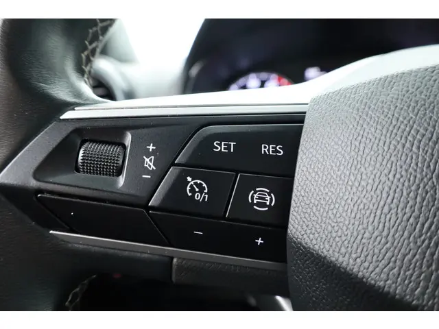 SEAT Arona 1.0 TSI Xperience 2021 Benzine 10