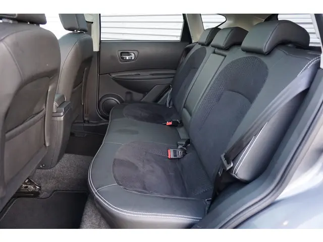 Nissan QASHQAI 1.6 360 2013 Benzine 11