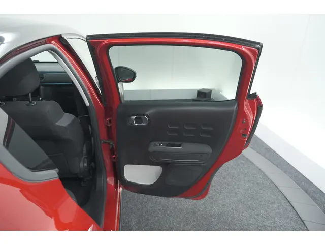 Citroën C3 PureTech 82 Shine 2020 Benzine 60