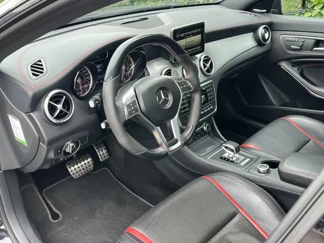 Mercedes-Benz CLA AMG 45 4MATIC Edition 1 2014 Benzine 11