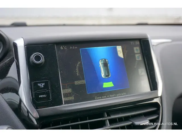 Peugeot 208 1.2 VTi Urban Soul 2013 Benzine 15