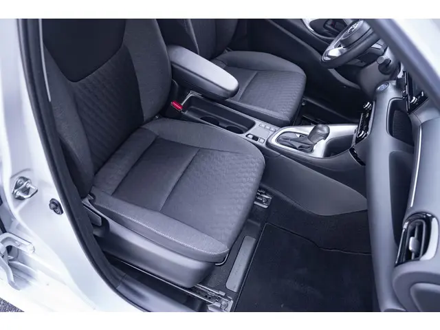 Toyota Yaris 1.5 Hybrid 115 Comfort 2022 Hybride Benzine 44