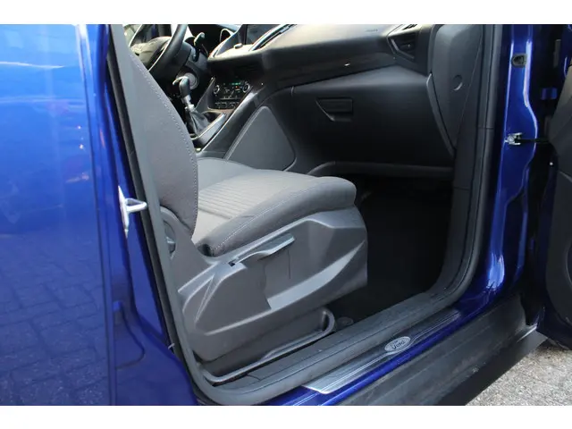 Ford Grand C-Max 1.0 Titanium 2018 Benzine 16