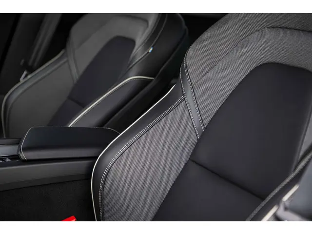Volvo XC60 B5 Plus Dark 2022 Benzine 29
