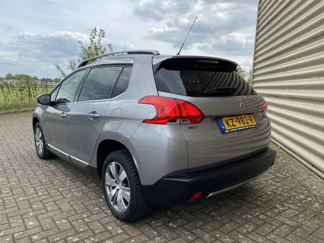 Peugeot 2008 1.2 PureTech Allure 2016 Benzine 3