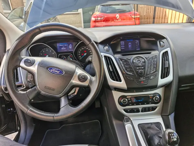 Ford Focus 1.0 EcoBoost 6 maanden garantie 2012 Benzine 19
