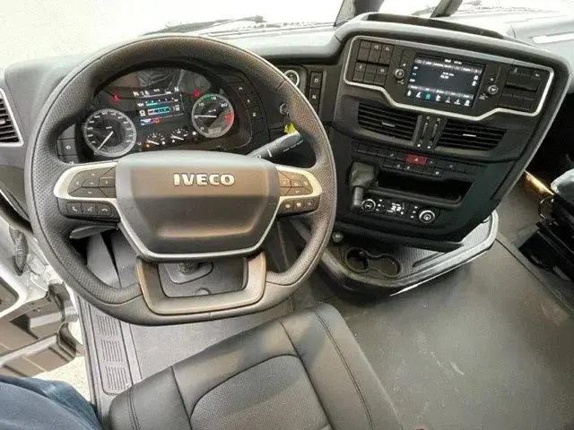 Iveco X-Way 570 6x2 haakarmsysteem 30 ton 2025 Diesel 15