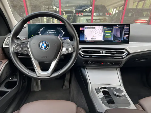 BMW 3 Serie Touring 320e 2023 Hybride Benzine 18