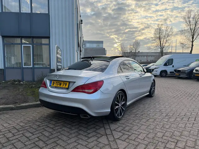 Mercedes-Benz CLA 200 Edition 1 PANO AUT!! 2013 Benzine 4