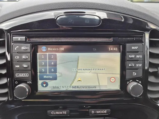 Nissan Juke 1.6 Connect Edition 2015 Benzine 11