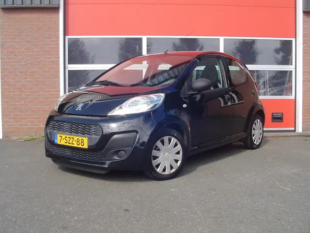 Peugeot 107 1.0 Access Accent / Airco / NAP 2013 Benzine 2