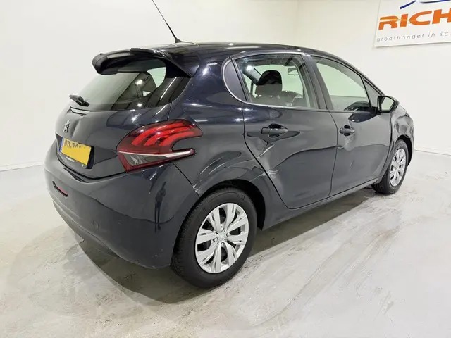 Peugeot 208 HB 1.2 PureTech Blue Lion 2017 Benzine 14