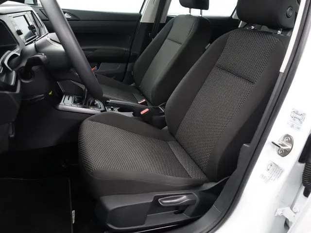 Volkswagen Taigo 1.0 TSI R Line- 2023 Benzine 19