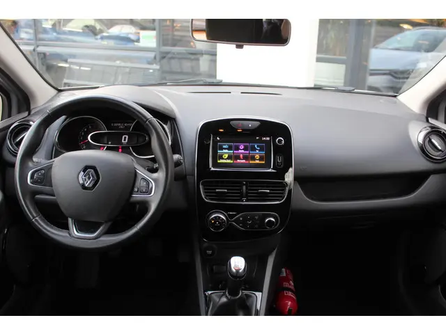 Renault Clio Estate 0.9 TCe Limited 2020 Benzine 7