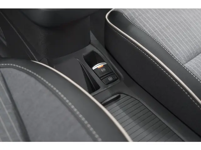 Renault Clio TCe 90 GPF Techno 2024 Benzine 44