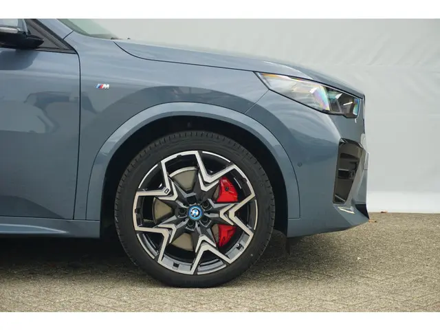 BMW iX2 eDrive20 2025 Elektrisch 4
