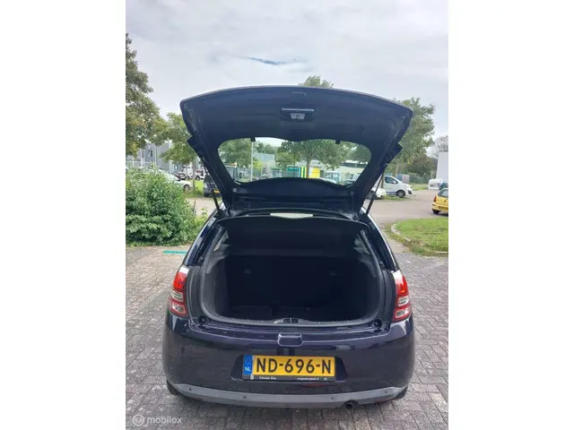 Citroën C3 1.2 PureTech Selection 2017 Benzine 8