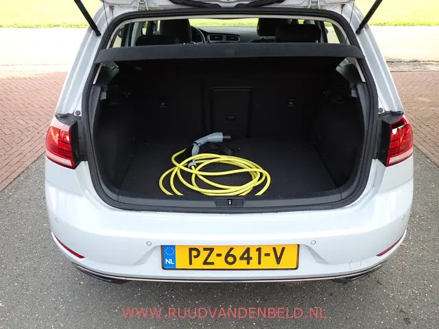 Volkswagen e-Golf 35,8KWH 94%SOH 2017 Elektrisch 30