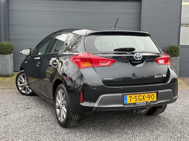 Toyota Auris 1.8 Hybrid Executive 2013 Hybride Benzine 5