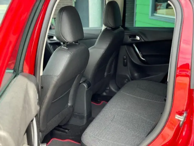 Citroën C3 1.2 PureTech Business / Led / Navi / 2016 Benzine 6