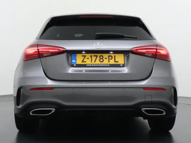 Mercedes-Benz A-Klasse 200 AMG Line 2023 Benzine 6