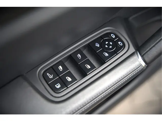 Porsche Cayenne 3.0 E-Hybrid 2018 Hybride Benzine 34