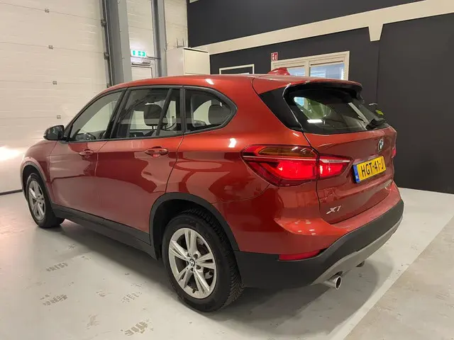 BMW X1 SDrive18i 2019 Benzine 6