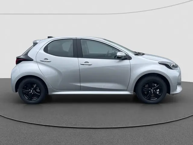 Toyota Yaris 1.5 Hybrid Active 2025 Hybride Benzine 6