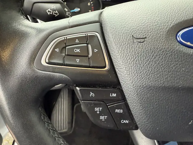 Ford C-MAX 1.0 Titanium 2015 Benzine 17