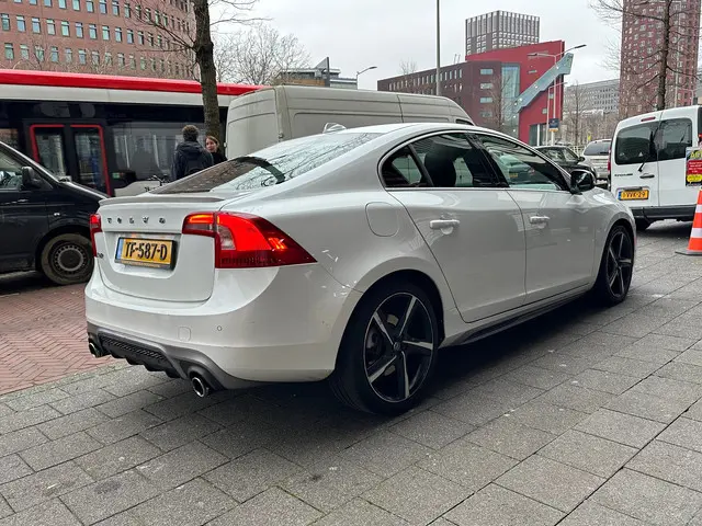 Volvo S60 3
