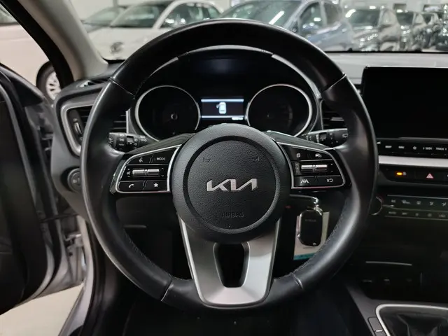 Kia Ceed 1.0 T-GDi DynamicLine 2023 Benzine 25