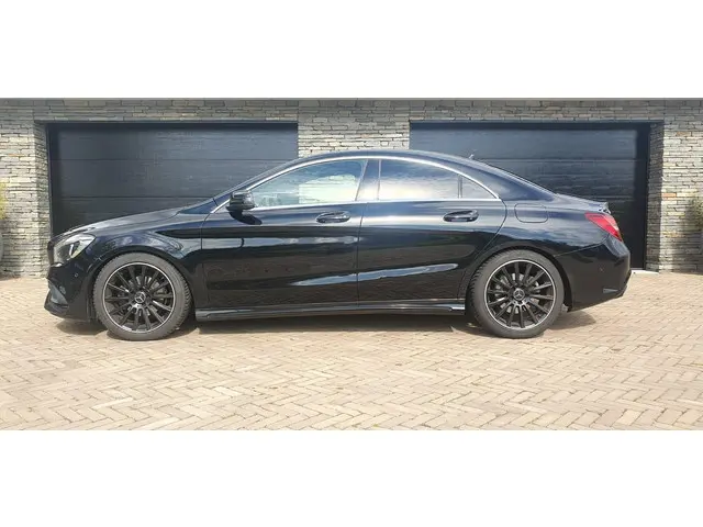 Mercedes-Benz CLA 180 2018 Benzine