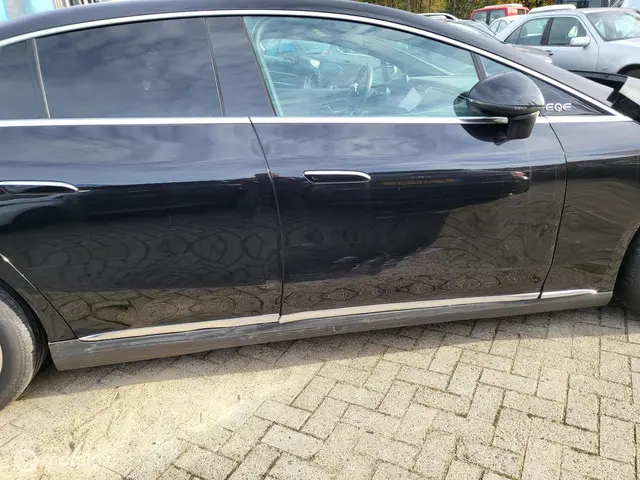 Mercedes-Benz EQE 300 AMG Line 89 kWh 2023 Elektrisch 19