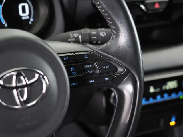 Toyota Yaris 1.5 Hybrid Executive 2022 Hybride Benzine 12