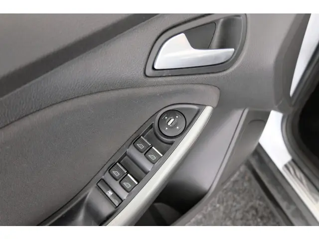 Ford Focus Wagon 1.0 EcoBoost Trend 2014 Benzine 23