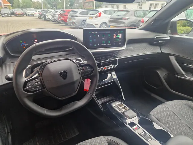 Peugeot 2008 1.2T 130pk Automaat Allure 2024 Benzine 14