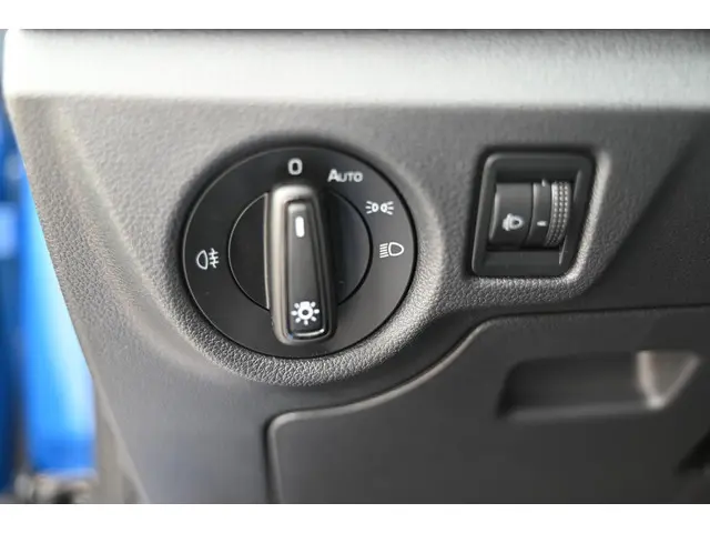 Škoda Kamiq 1.0 TSI Ambition 2024 Benzine 18