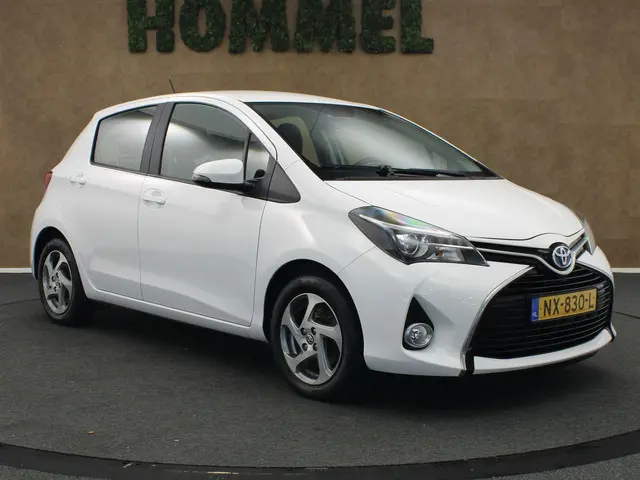 Toyota Yaris 1.5 Hybrid Aspiration 2015 Hybride Benzine 11