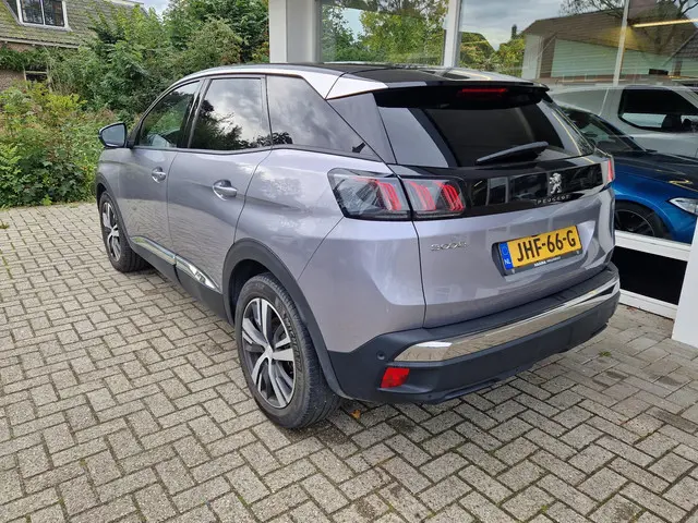 Peugeot 3008 1.2 Hybrid 136 Allure 2024 Hybride Benzine 24