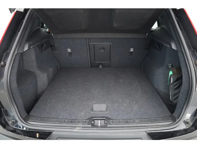 Volvo XC40 T5 Recharge R-Design 2022 Hybride Benzine 30