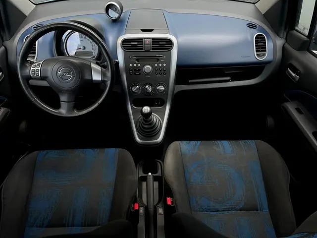 Opel Agila 1.2 Edition Eerste eigenaar 2012 Benzine 6