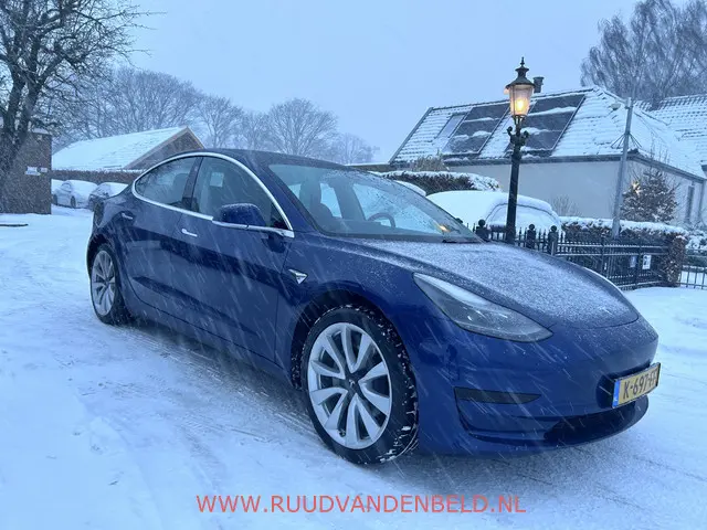 Tesla Model 3 SR+ 2020 Elektrisch 2
