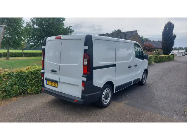 Opel Vivaro 2